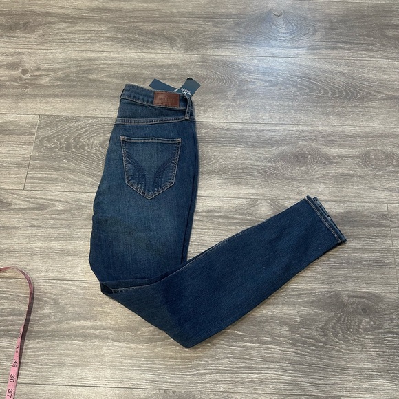 Hollister Ultra High Rise Jeans - Picture 2 of 10